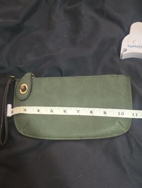 Green Leather Wristlet Clutch 🌞